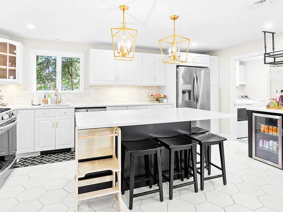 Beautifully updated kitchen