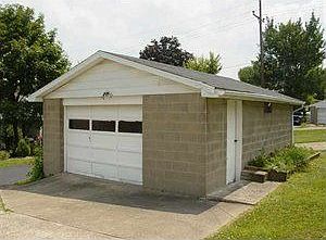 3rd image of 3736 Woodlawn Way
