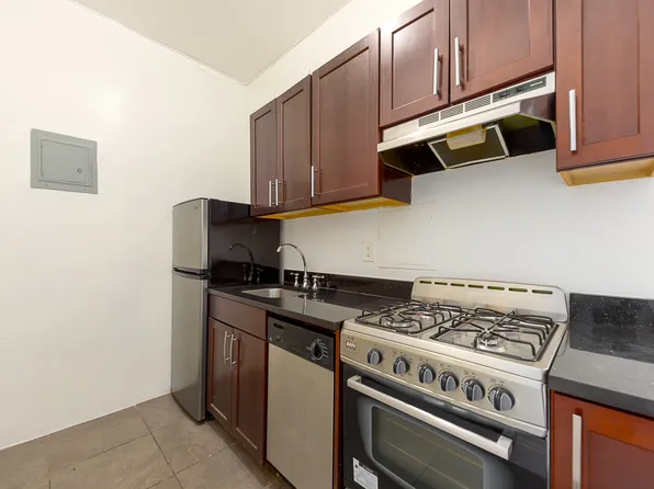 266 Washington Avenue image 1 of 5