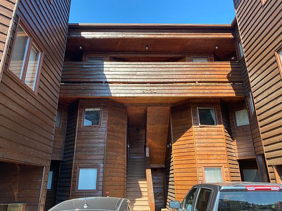 2nd image of 9720 Vanguard Dr APT 17