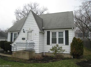 8174 Olmway Ave, Olmsted Falls, OH 44138
