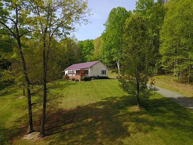 1st image of 2820 Cross Roads Dr