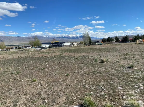 911 Custer St, Challis, ID 83226