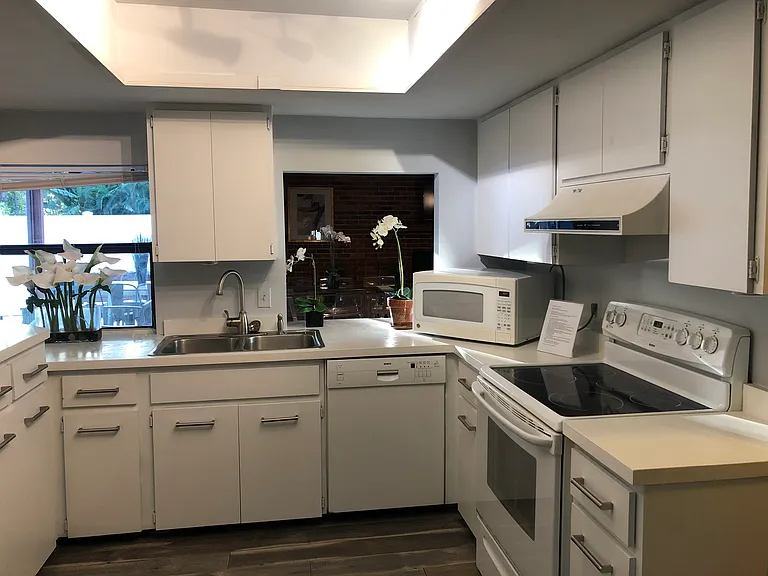 2156 Wisteria St — Photo 17