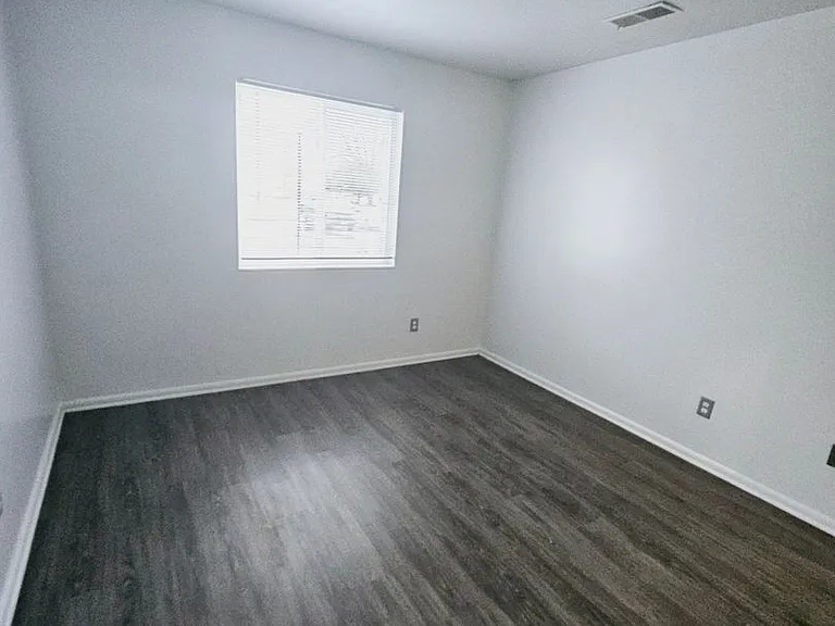 Sugarbush Apartments — Photo 138