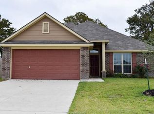 804 Heritage Dr, Navasota, TX 77868