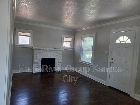 4th image of 4907 E 39th St