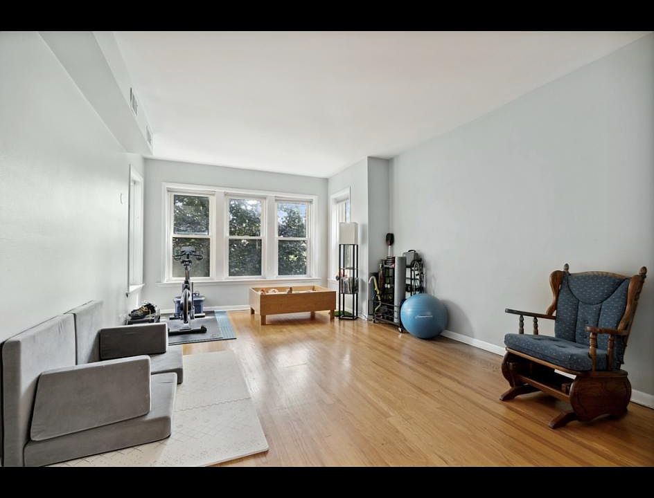 1st image of 4228 N Francisco Ave #2