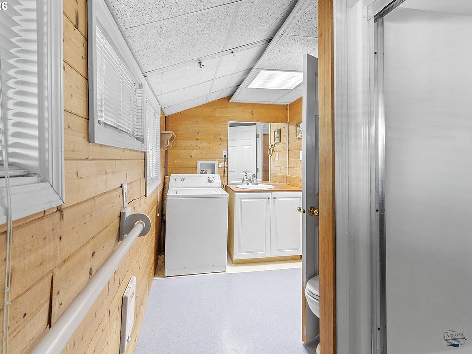 21st image of 2901 NE Marine Dr