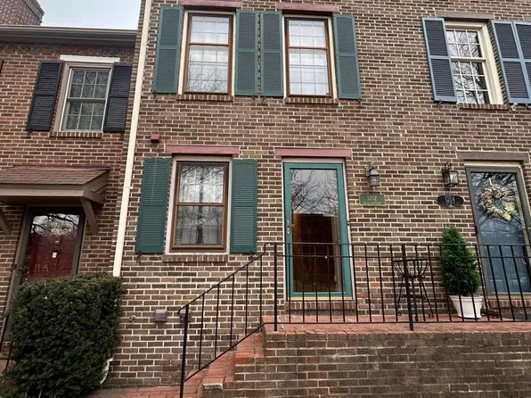 1202 W Abingdon Dr, Alexandria, VA 22314