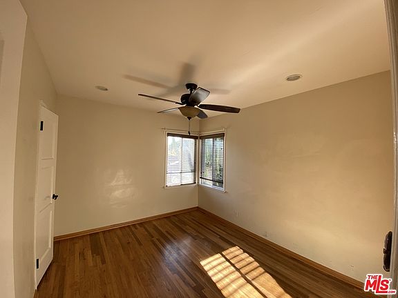 4th image of 3962 Tivoli Ave