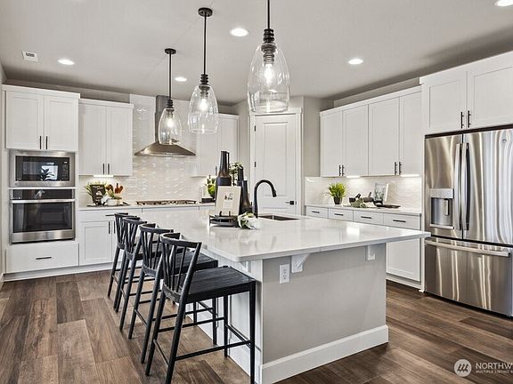 4th image of 14512 203rd Avenue E #850