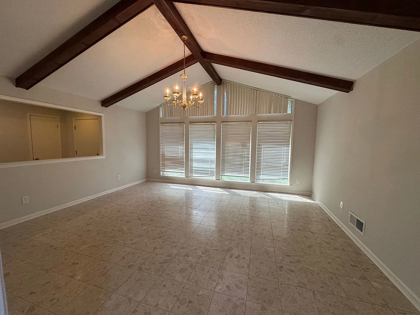 Charming Germantown Home — Photo 3
