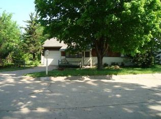 2318 Indian Mound Ln, Manhattan, KS 66502