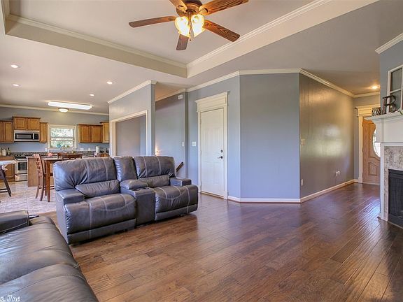 3rd image of 49 Mountain Vista Dr