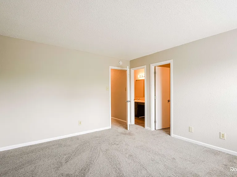 5254 Tufton Dr — Photo 13