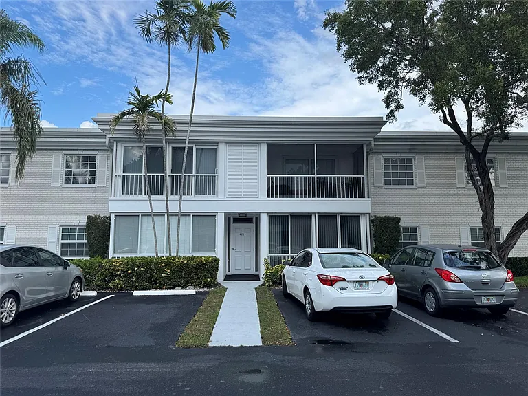 6219 Bay Club Dr #3 — Photo 3