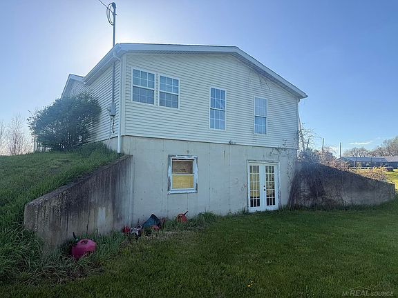 3rd image of 11516 Territorial Rd