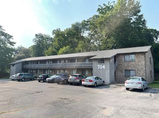 704 E Main St APT 1, Belleville, IL 62220