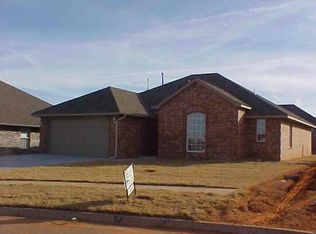 12528 SW 11th St, Yukon, OK 73099