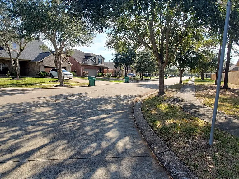 2814 Silver Point Ln — Photo 26