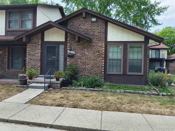 28414 Queens Ct, Warren, MI 48093