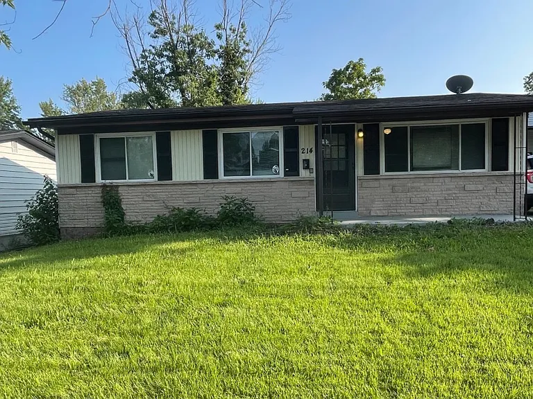 214 Coburg Dr — Photo 1