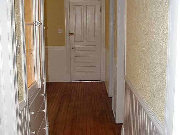 5th image of 2448 N Artesian Ave