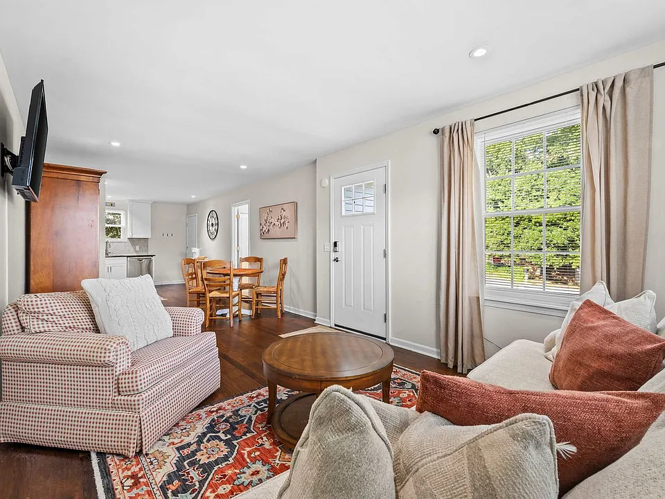 633 Debbie Dr #ID1630013P