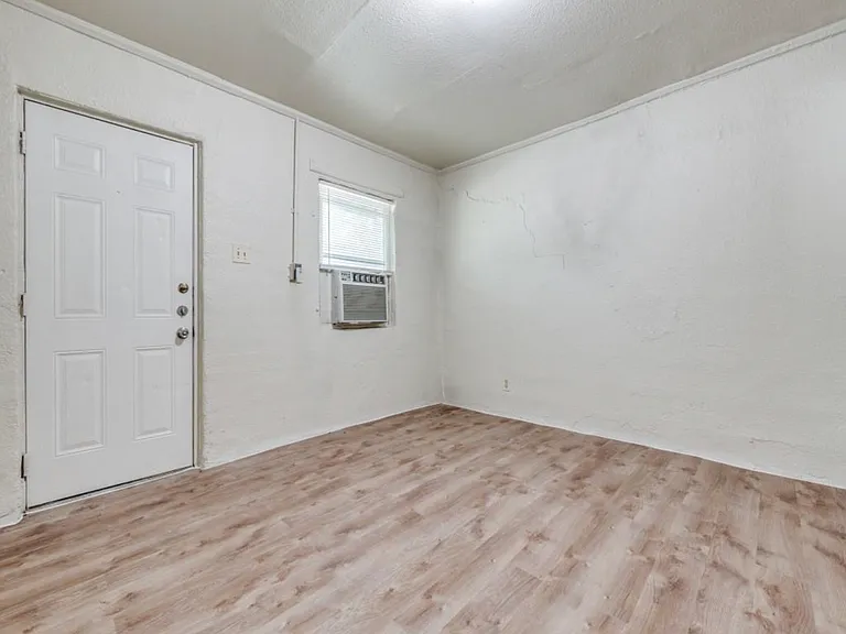 3438 Terrell St — Photo 2
