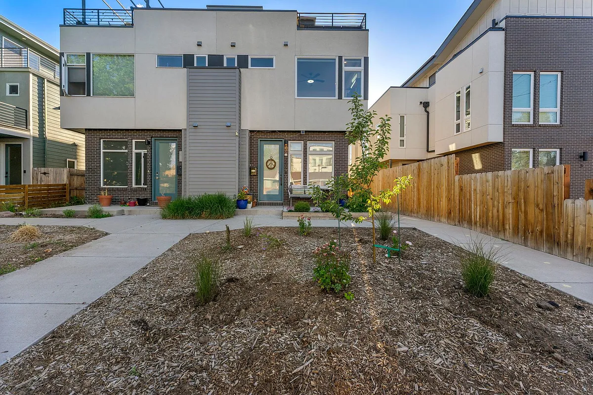Building Photo - 1389 N Xavier St
