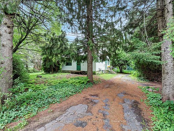 4th image of 3326 Leroy St