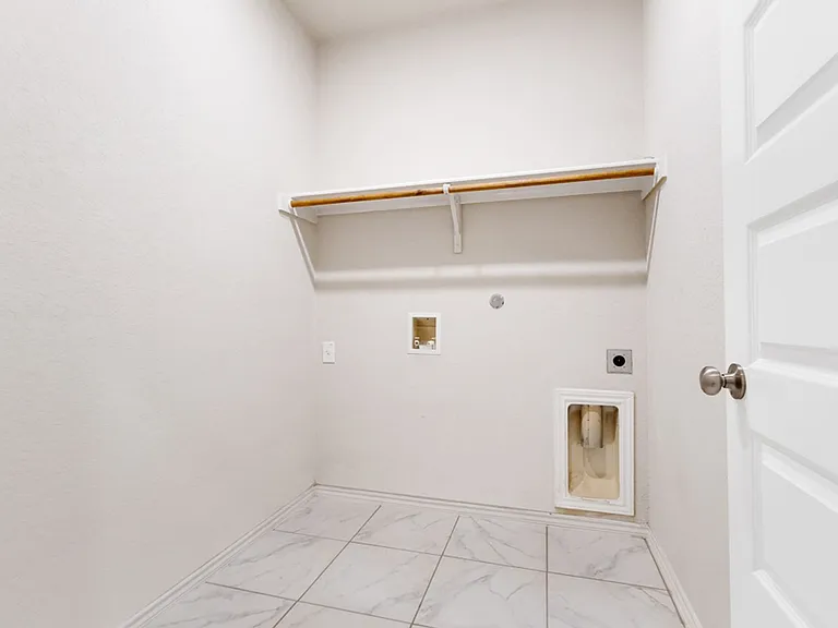 5042 Italica Rd — Photo 17