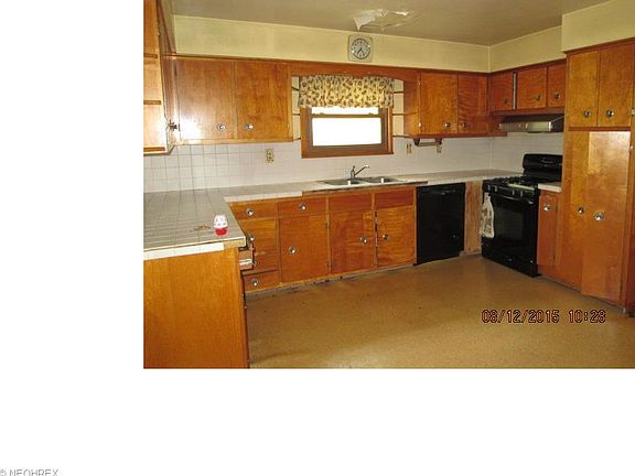 4th image of 141 Marion Ave