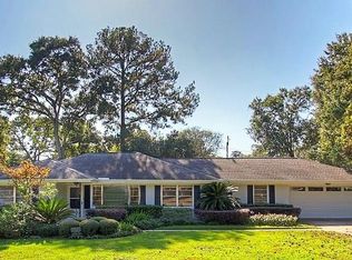 9323 Willowview Ln, Houston, TX 77080