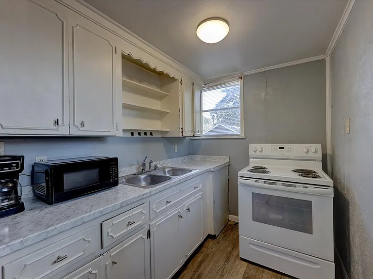 2445 South St — Photo 7