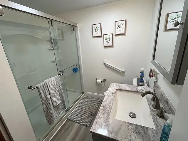 Valley Greene Cir — Photo 4