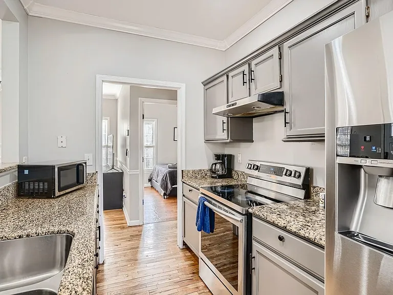 1113 Windsor St SW — Photo 14