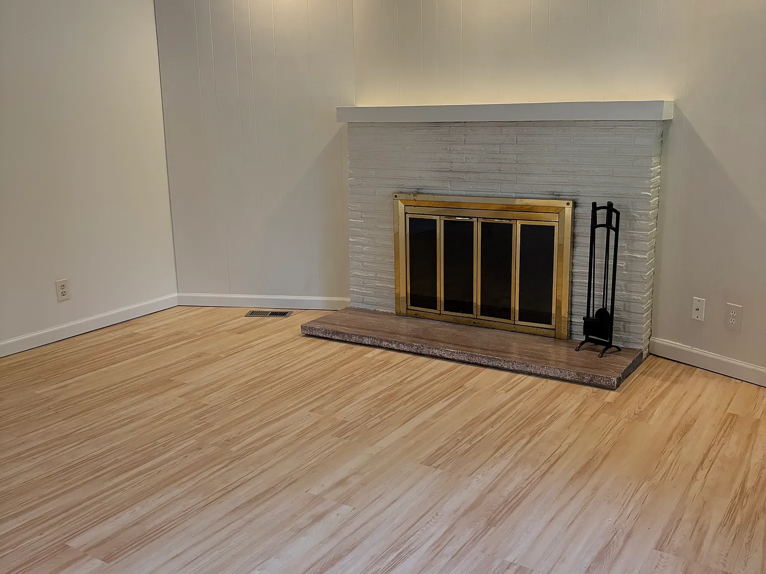 2 bed, 970 sqft, $2,995 — Photo 2