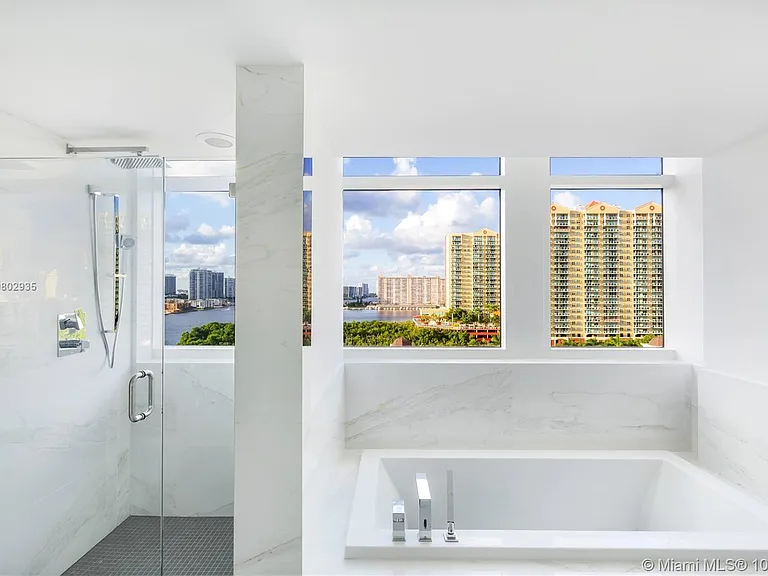 400 Sunny Isles Blvd #1022 — Photo 23