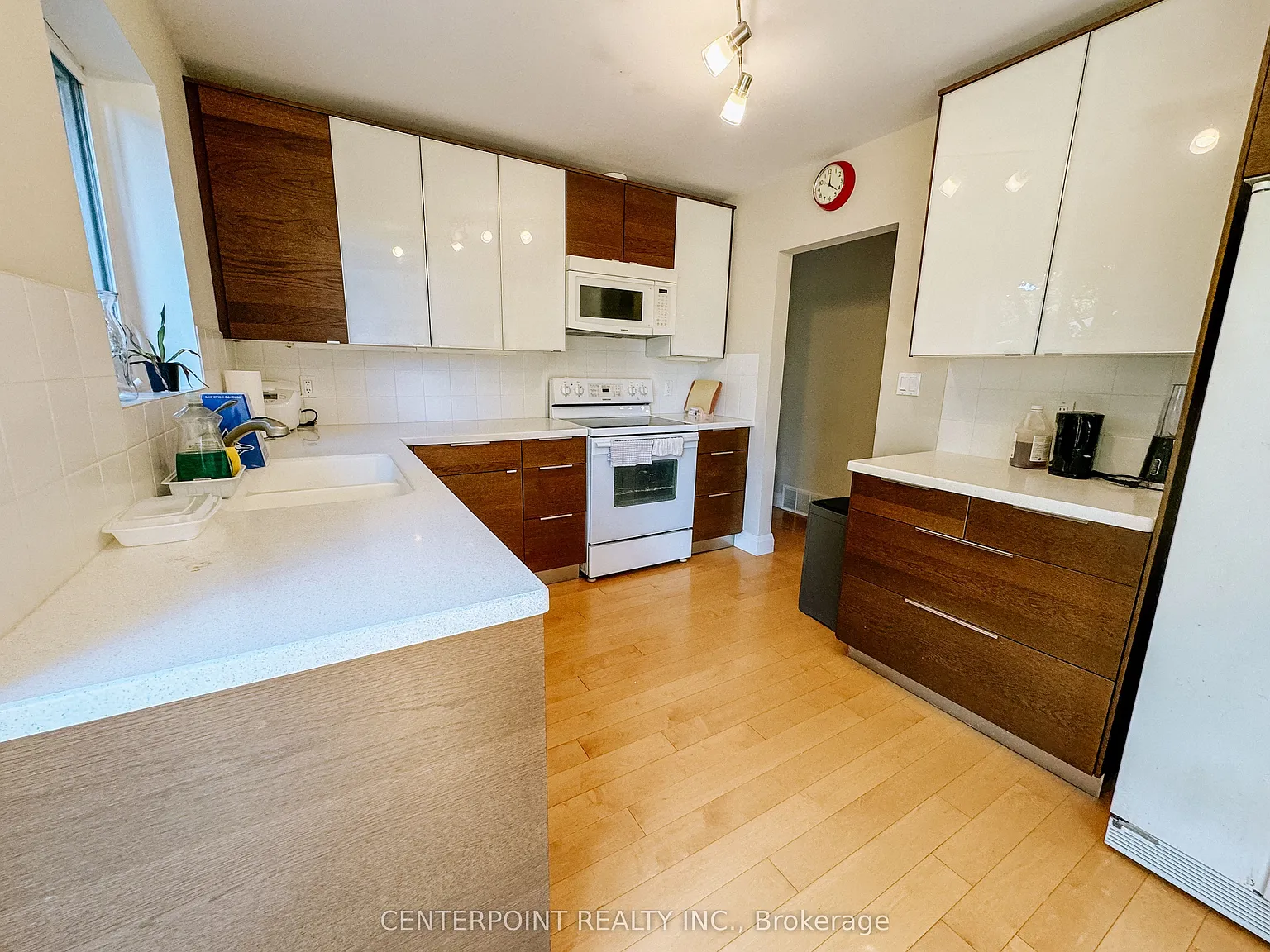 3 bed, $3,200 — Photo 3