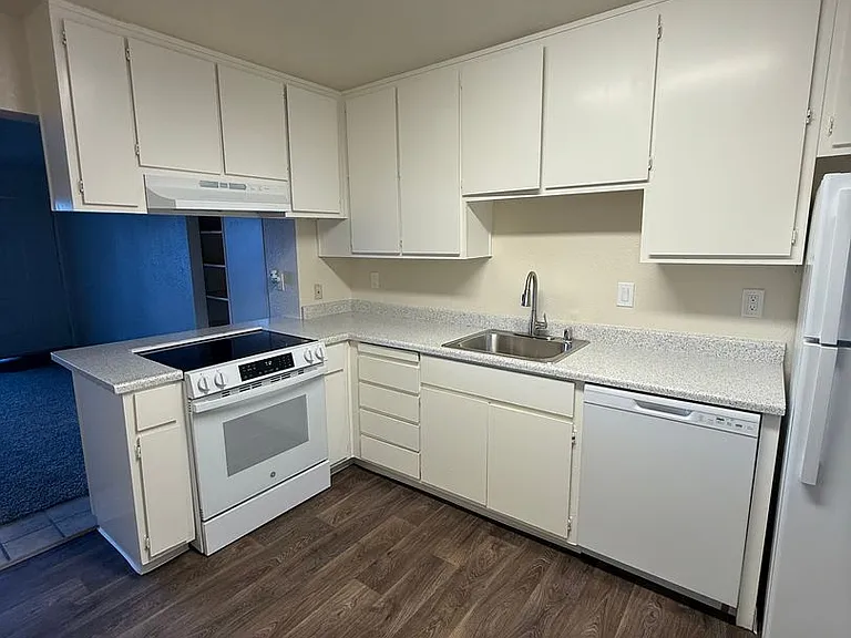 Madison Pines Apartments — Photo 45