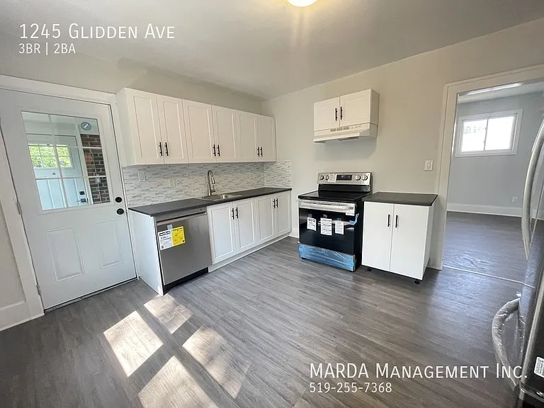 1245 Glidden Ave — Photo 9