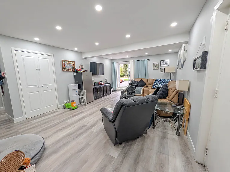 20 Mildred Ave #3 — Photo 3