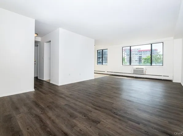 (undisclosed Address), White Plains, NY 10603