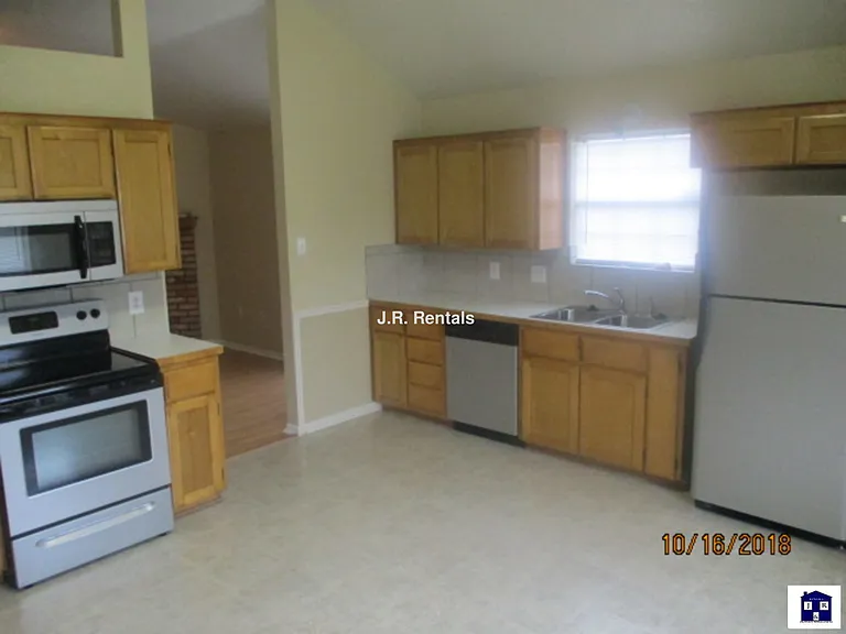1506 Creek St — Photo 53