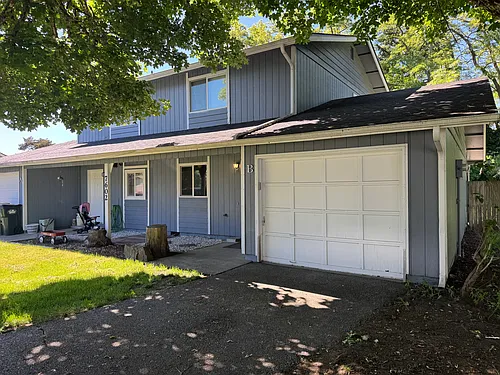 7602 Stable Ct SE #B Photo 1