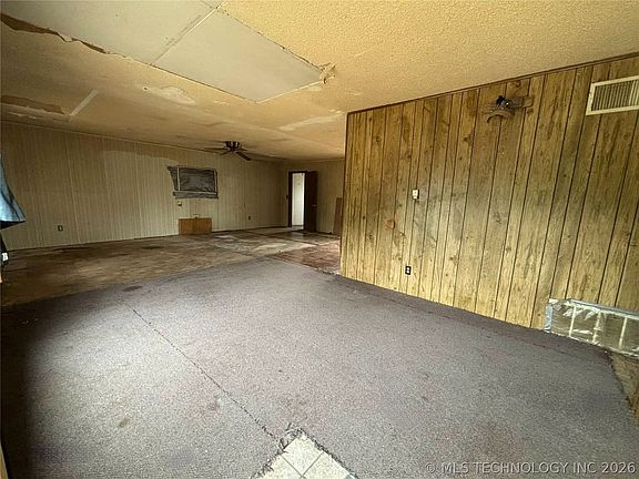 4th image of 117 N East St