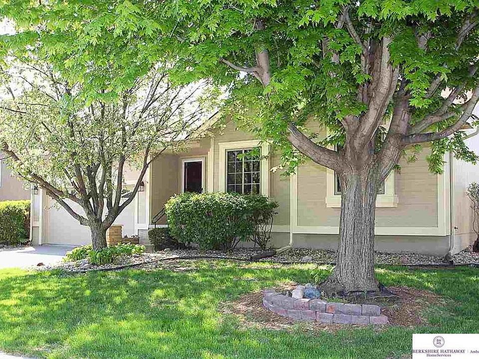 1st image of 14949 Dayton St