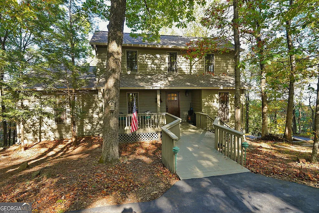 2484 Ridgeview Dr photo 1